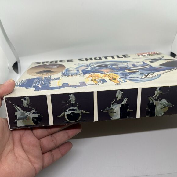 Hasegawa Minicraft Space Shuttle Plastic Model Kit #1198U - Picture 6 of 11